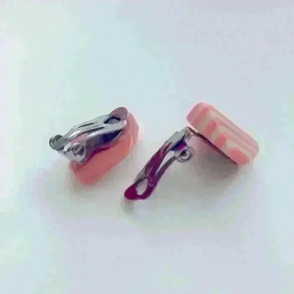Retro clip on  earrings - Picture 4 of 9